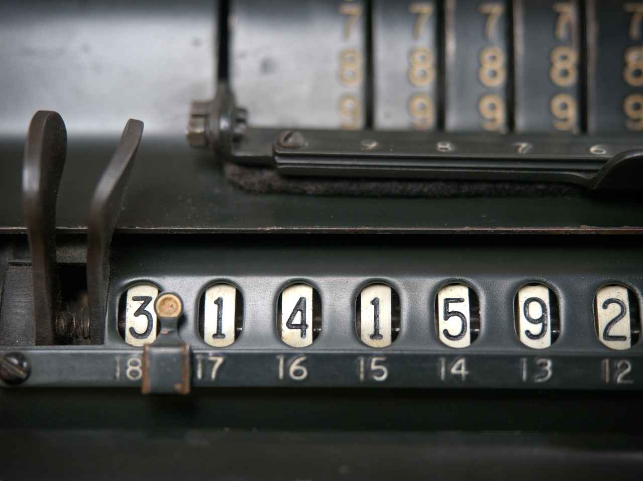 How to Use a Refinance Loan Calculator