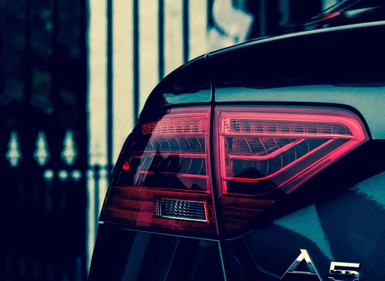 The Pros and Cons of Refinancing Your Auto Loan in 2025 The Pros and Cons of Refinancing Your Auto Loan in 2025